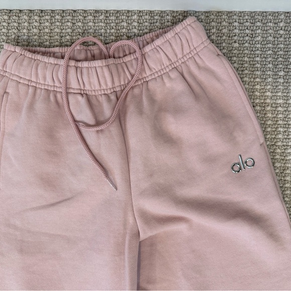 Alo Accolade Pink Quartz Sweatpants, XXS. New without tags, never worn. - Picture 3 of 4